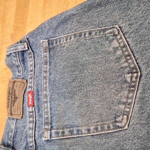 Wrangler Medium‎ Wash Straight Leg Jeans 33x32 No holes